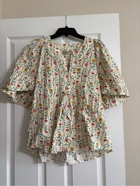 Style U women’s floral blouse size large flutter sleeve